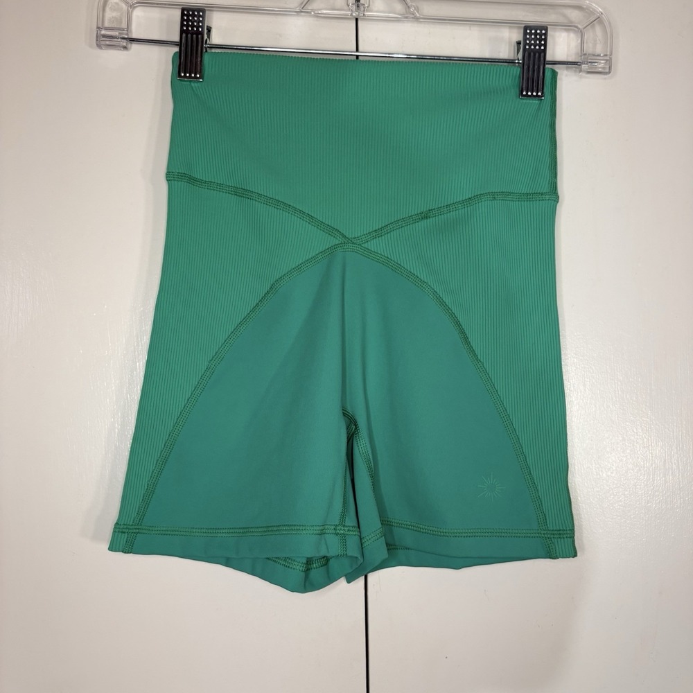 Offline By Aerie Women's green Ribbed Bike Shortie Hi Rise 4"Inseam Sz Small Gym